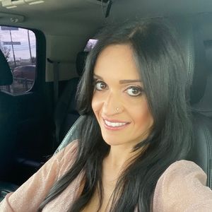 Meet your Posher, Nona